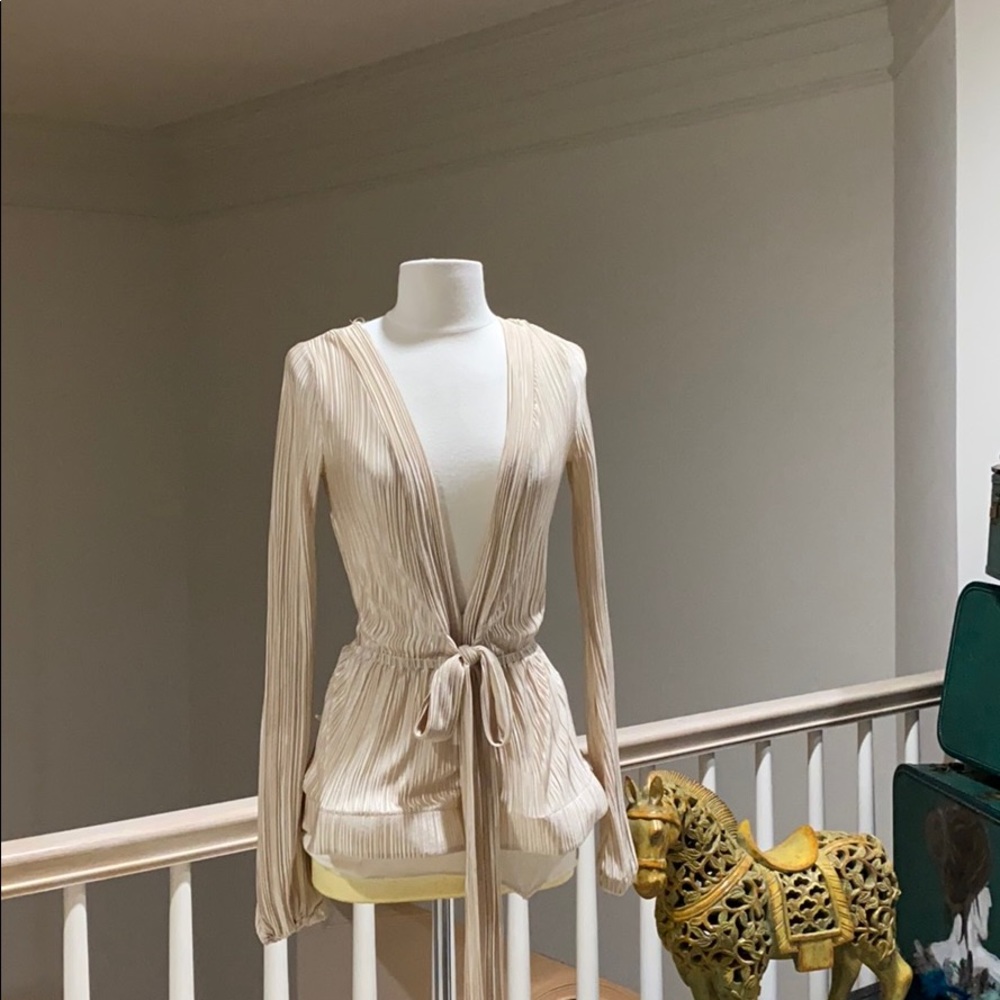 Dress up top